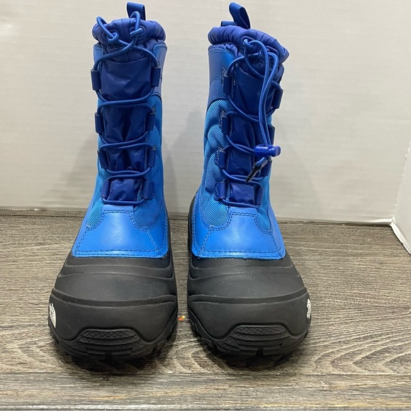 The North Face Vibrant Blue Insulated Boots size 6. Thermafelt. Pre-owned. - Picture 3 of 14